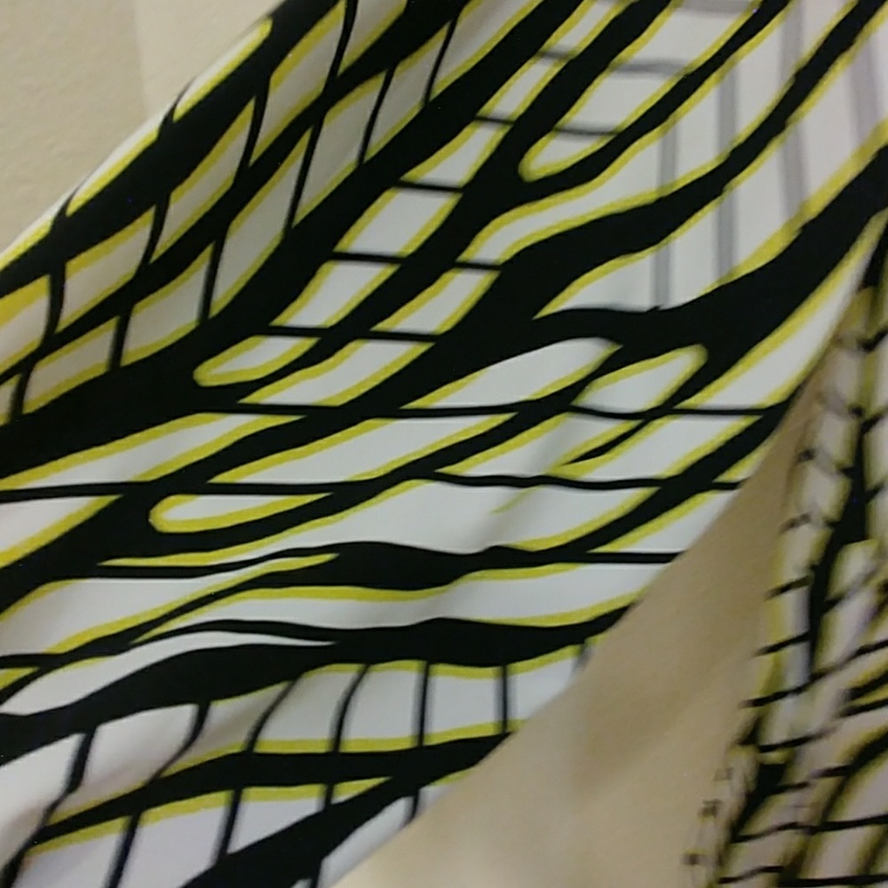 Dana Buchman Printed High Low Blouse - Picture 3 of 8